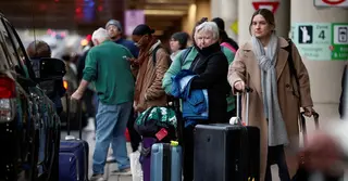 সরকারি অচলাবস্থায় যুক্তরাষ্ট্রে থ্যাঙ্কসগিভিংয়ে অভ্যন্তরীণ ফ্লাইট চলাচলে প্রভাব